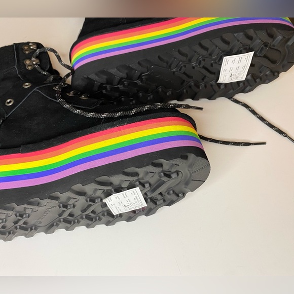 BEARPAW Women's Retro Alicia Black Boot Size 9/40 NWOT - Picture 7 of 11